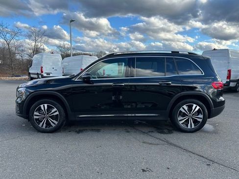 Used 2026 Mercedes-Benz GLB 250 4MATIC image 4