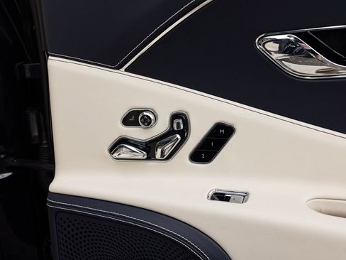 Used 2024 Bentley Flying Spur V8 AWD/4WD image 70