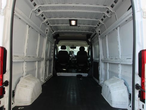 Used 2023 RAM ProMaster 2500 FWD image 11