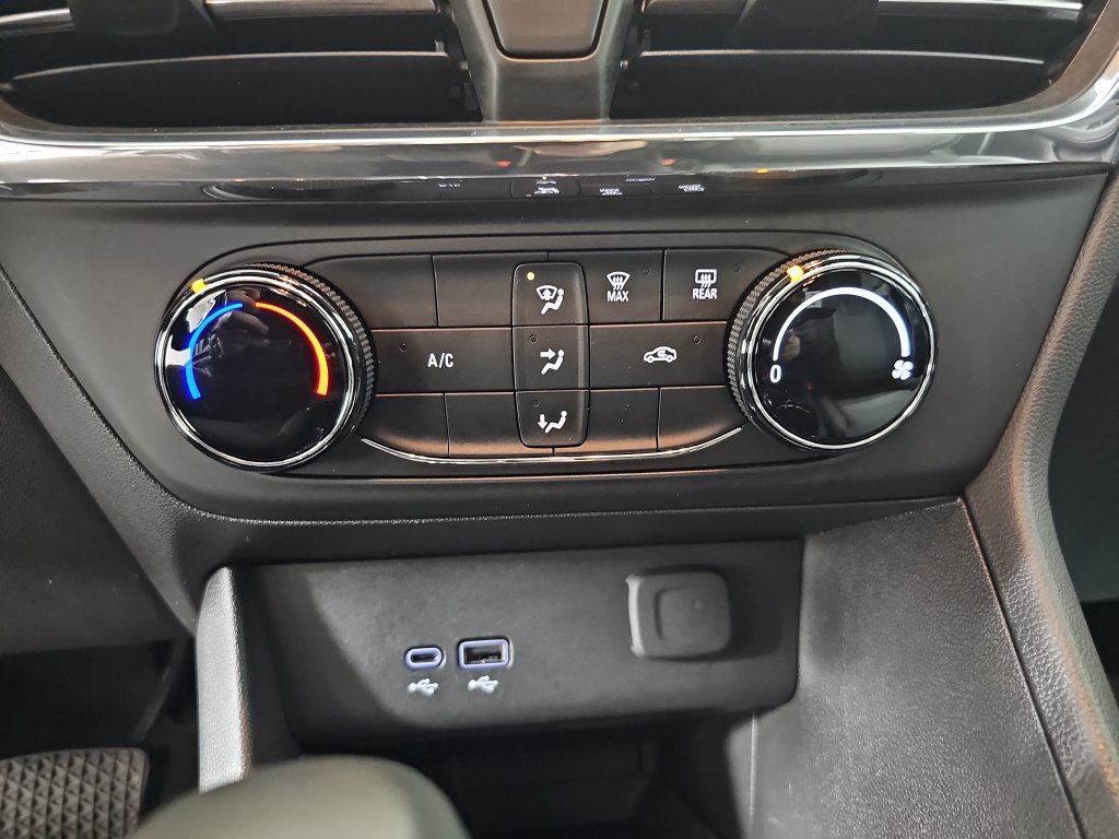 Used 2024 Buick Encore GX Preferred FWD image 27