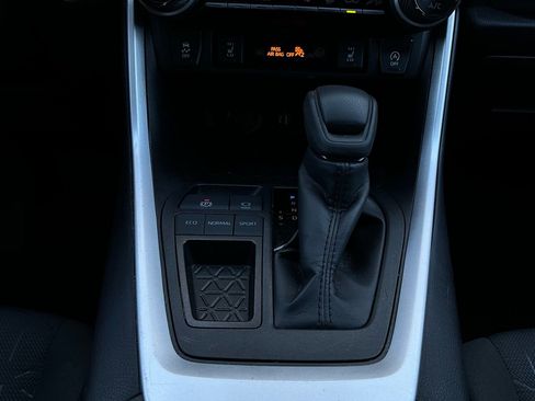 Used 2025 Toyota RAV4 XLE w/ Weather Package image 23