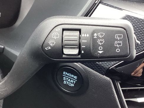 Used 2025 Ford Escape ST-Line image 29