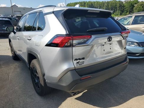 Used 2021 Toyota RAV4 XLE w/ Convenience Package FWD image 10
