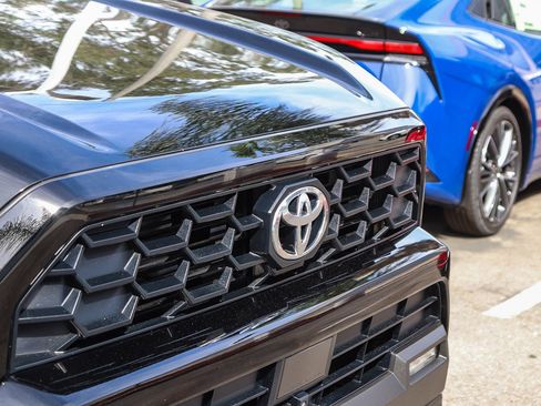 Used 2025 Toyota 4Runner TRD Off-Road Premium w/ Tow Technology Package image 6