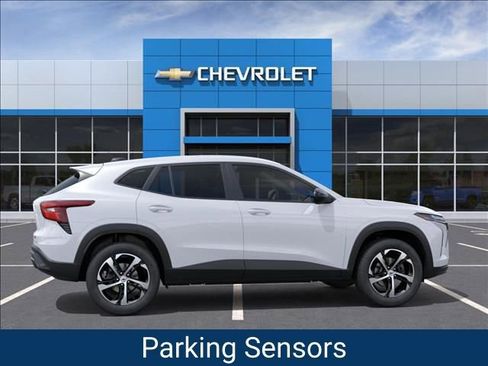 New 2026 Chevrolet Trax RS w/ Driver Confidence Package FWD image 5