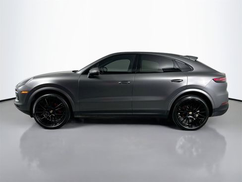 Certified 2023 Porsche Cayenne Coupe image 2