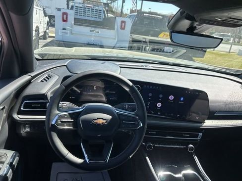 New 2026 Chevrolet Traverse LT w/ Sun and Wheel Package FWD image 28
