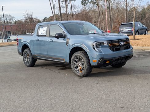 New 2026 Ford Maverick Tremor image 2