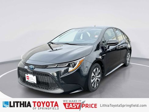 Certified 2021 Toyota Corolla LE image 1