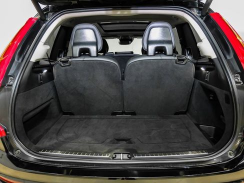 Used 2017 Volvo XC90 T6 Momentum w/ Vision Package image 59