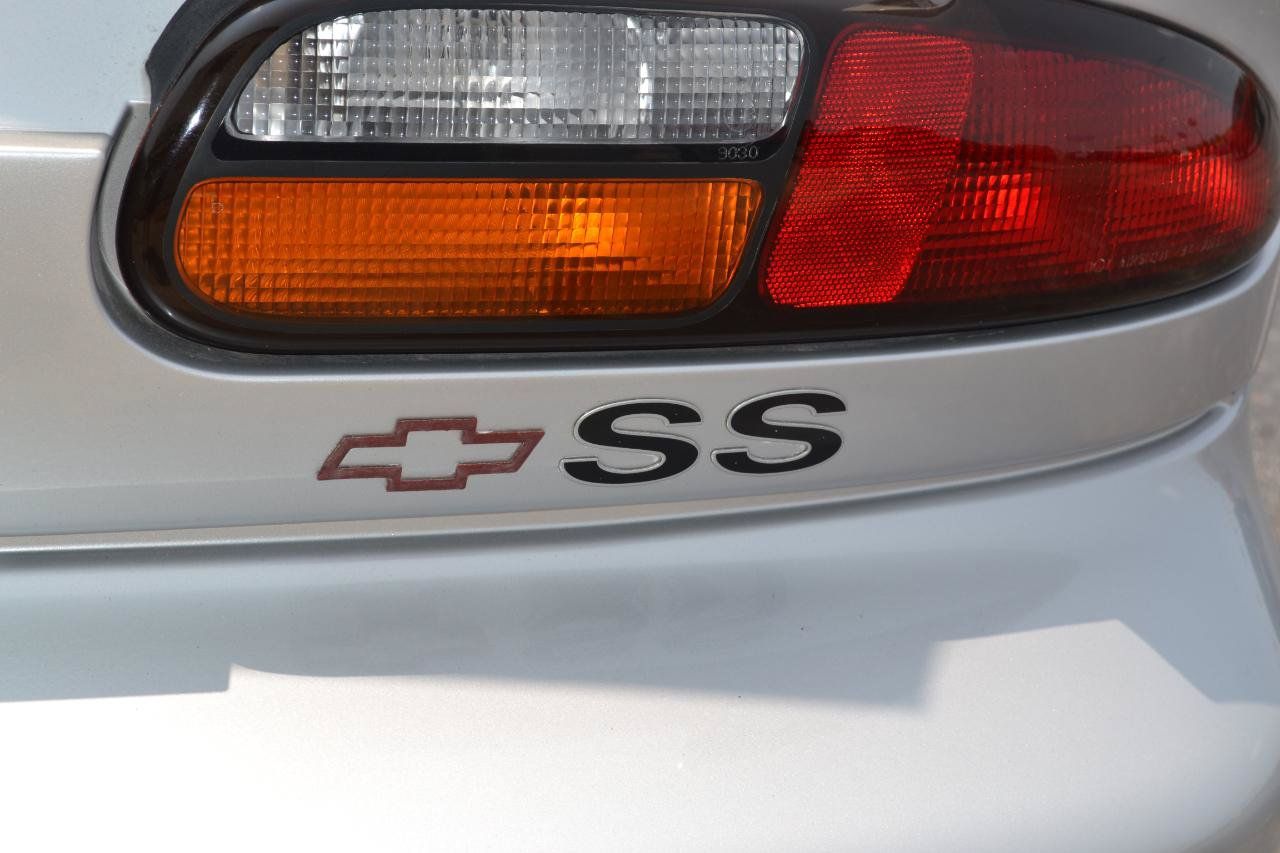 Used 2002 Chevrolet Camaro Z28 w/ SS Performance/Appearance Pkg RWD image 37
