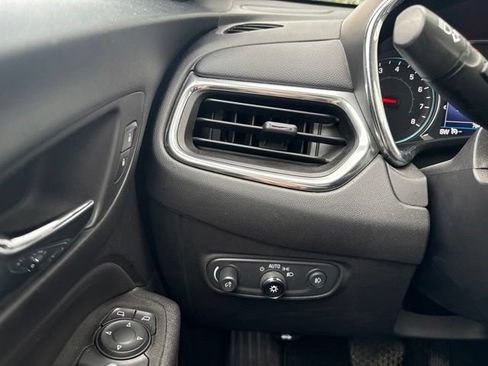 Used 2020 Chevrolet Equinox LT FWD image 20