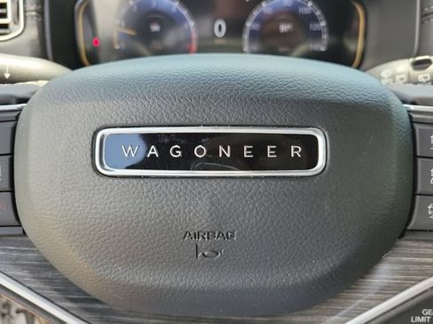 Used 2024 Jeep Wagoneer L Series II w/ Flexible Seating Group AWD/4WD image 28