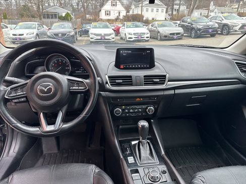 Used 2017 MAZDA MAZDA3 Grand Touring image 21
