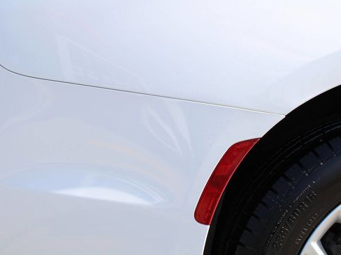 Used 2017 Chrysler Pacifica Touring Plus w/ Tire & Wheel Group image 30