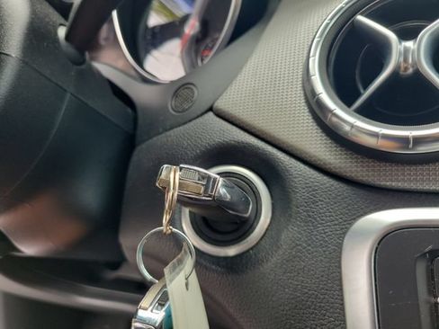 Used 2019 Mercedes-Benz CLA 250 4MATIC image 25