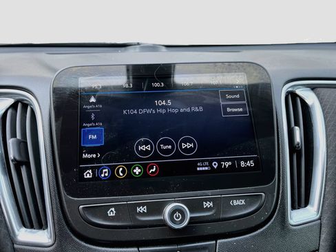 Used 2021 Chevrolet Malibu LT FWD image 12