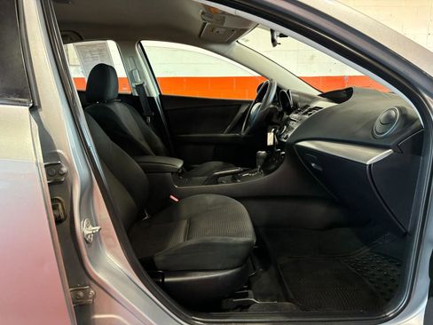 Used 2013 MAZDA MAZDA3 i Sport image 16