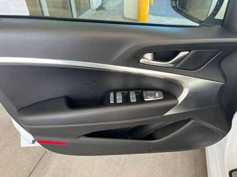 Used 2025 Genesis G70 2.5T AWD/4WD image 18