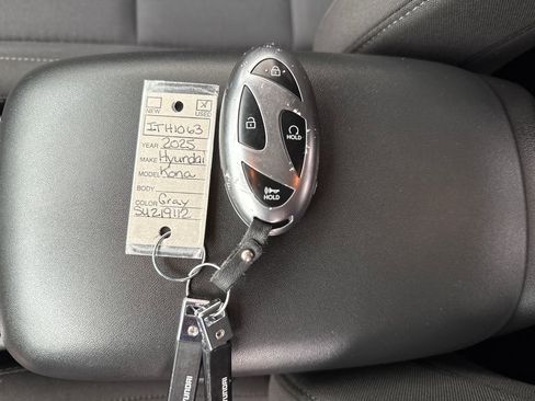 Used 2025 Hyundai Kona SEL AWD/4WD image 29