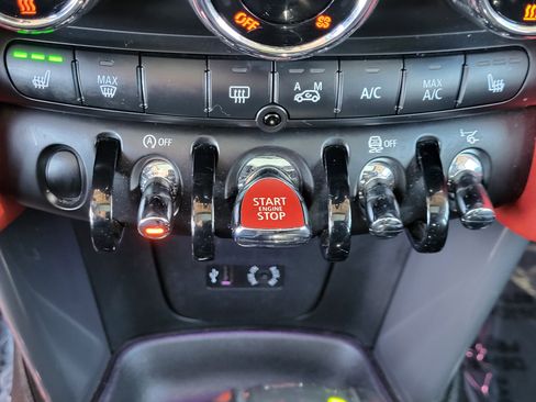 Used 2016 MINI Cooper 4-Door Hardtop image 31