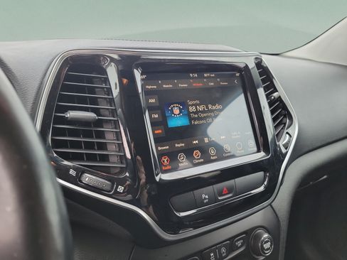 Used 2019 Jeep Cherokee Limited FWD image 17