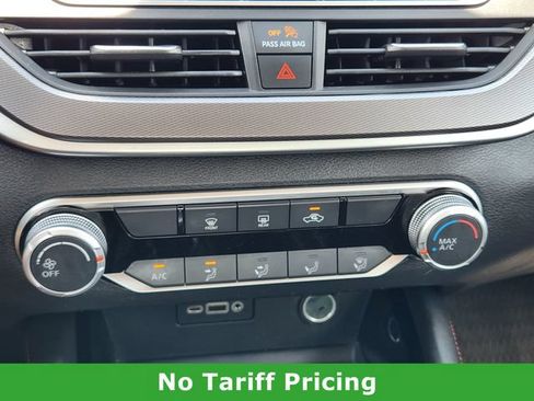 Used 2024 Nissan Altima 2.5 SR FWD image 19
