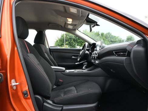 Used 2025 Nissan Sentra SR FWD image 24