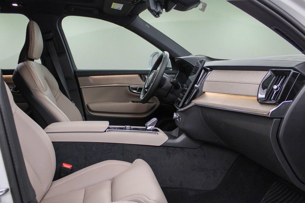 New 2026 Volvo XC90 B5 Ultra w/ Protection Package Premier AWD/4WD image 15