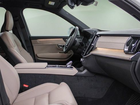New 2026 Volvo XC90 B5 Ultra w/ Protection Package Premier AWD/4WD image 15