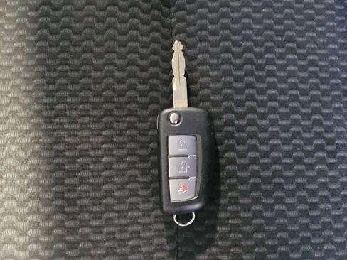 Used 2020 Nissan Rogue Sport S image 32