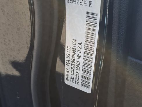 Used 2024 Jeep Grand Cherokee L Limited w/ Luxury Tech Group II image 31