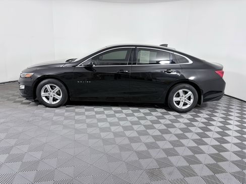 Used 2020 Chevrolet Malibu LS image 2