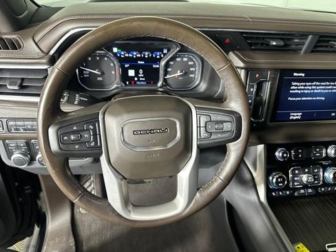 Used 2021 GMC Yukon XL Denali w/ Denali Premium Package image 14