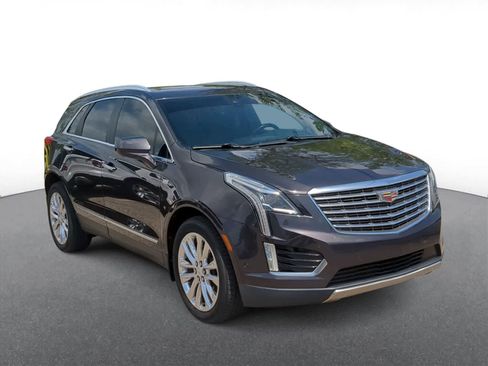 Used 2017 Cadillac XT5 Platinum w/ Driver Assist Package AWD/4WD image 2