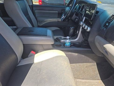 Used 2015 Toyota Sequoia SR5 AWD/4WD image 7
