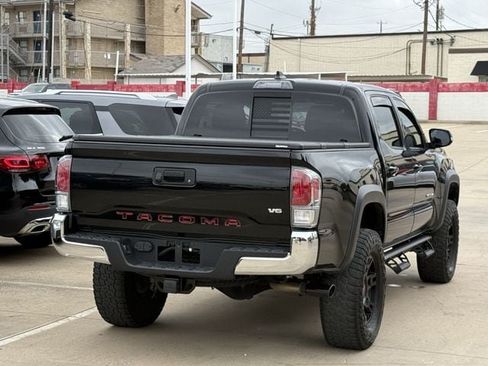 Used 2020 Toyota Tacoma TRD Off-Road AWD/4WD image 4