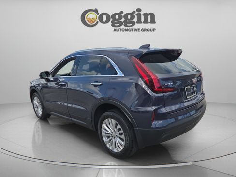 Used 2024 Cadillac XT4 Luxury FWD image 3