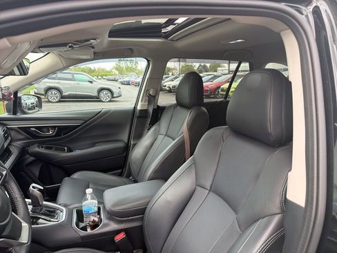 Used 2023 Subaru Outback Limited image 3