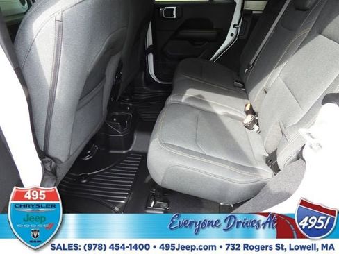 Used 2024 Jeep Wrangler Sahara w/ Technology Group image 14