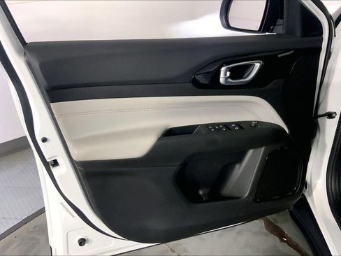 Used 2025 Jeep Compass Limited AWD/4WD image 24