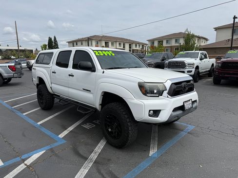 Used 2013 Toyota Tacoma PreRunner w/ SR5 Pkg RWD image 3