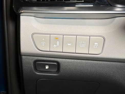 Used 2022 Kia Niro Touring Special Edition FWD image 22