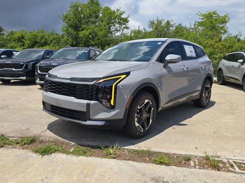 New 2026 Kia Sportage S AWD/4WD image 4