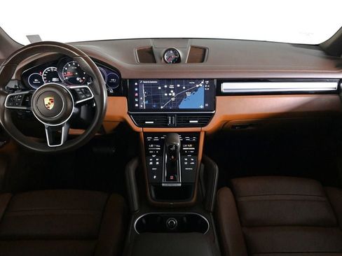 Certified 2023 Porsche Cayenne Platinum Edition AWD/4WD image 11