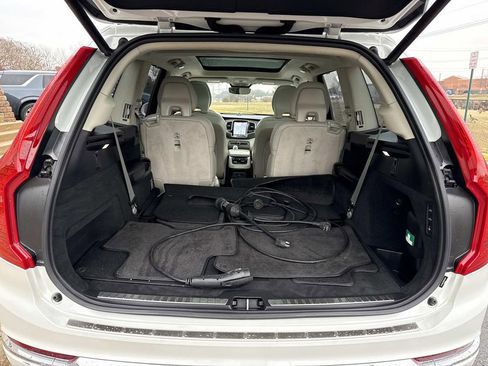 Used 2024 Volvo XC90 T8 Ultimate w/ Lounge Package image 14
