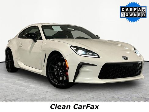 Used 2025 Toyota GR86 Premium w/ Performance Package RWD image 3