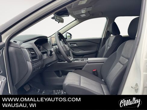 Used 2025 Nissan Rogue SV AWD/4WD image 10