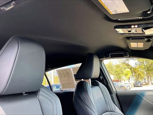 Used 2021 Toyota Venza Limited w/ Advanced Technology Package image 14