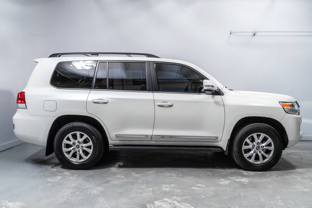 Used 2018 Toyota Land Cruiser w/ Carpet Mat Package AWD/4WD image 8